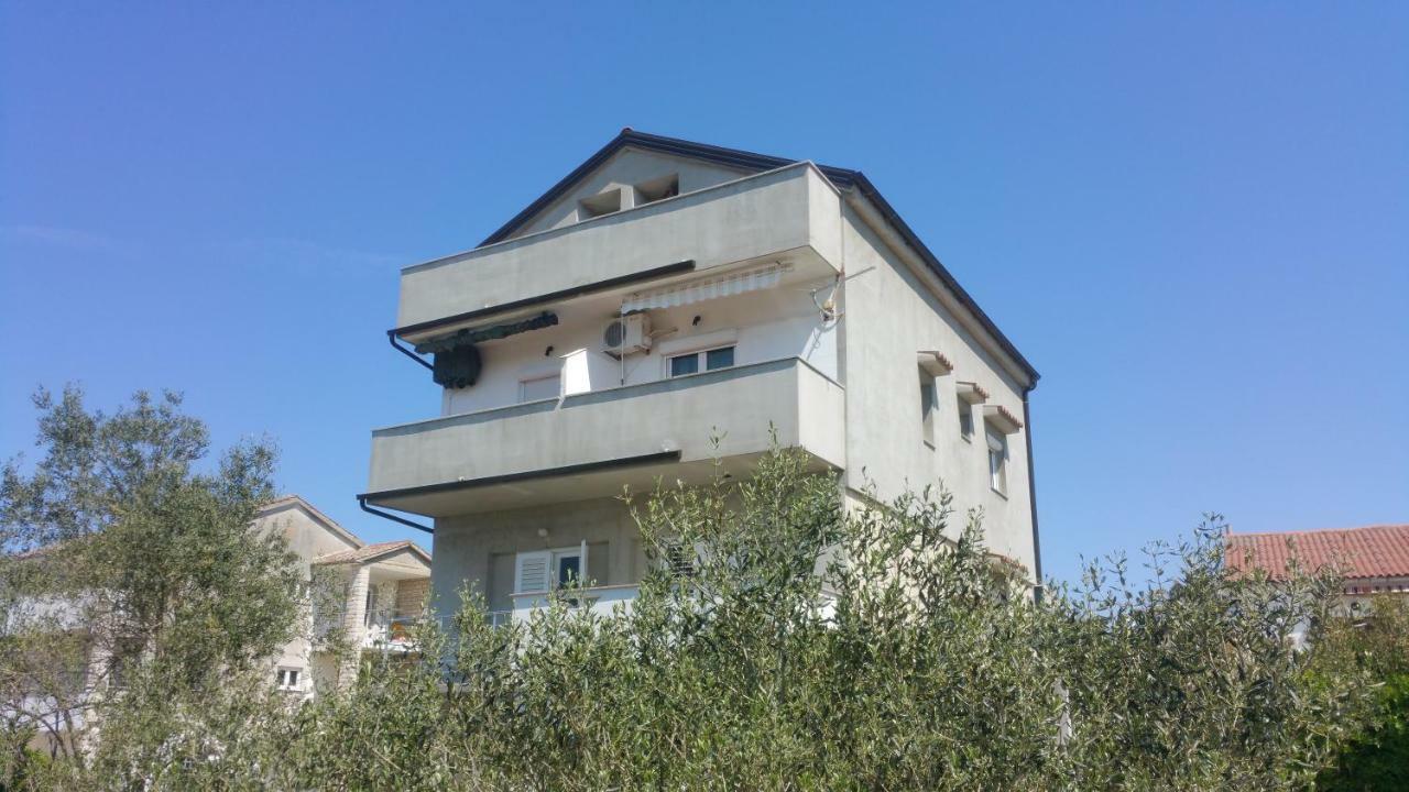Apartments Booky نوفاليا المظهر الخارجي الصورة